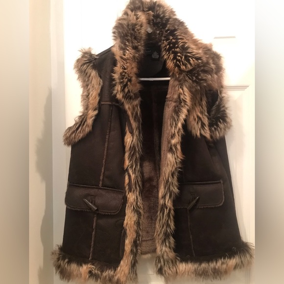Faux Fur Faux Leather Vest in Dark Brown. Horned Tooth Buttons, Leather Trim - Picture 2 of 8
